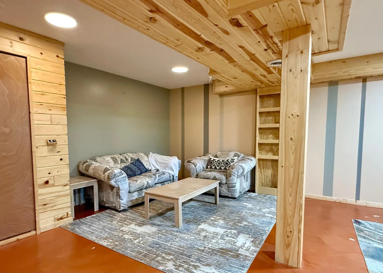 Family Room image 4