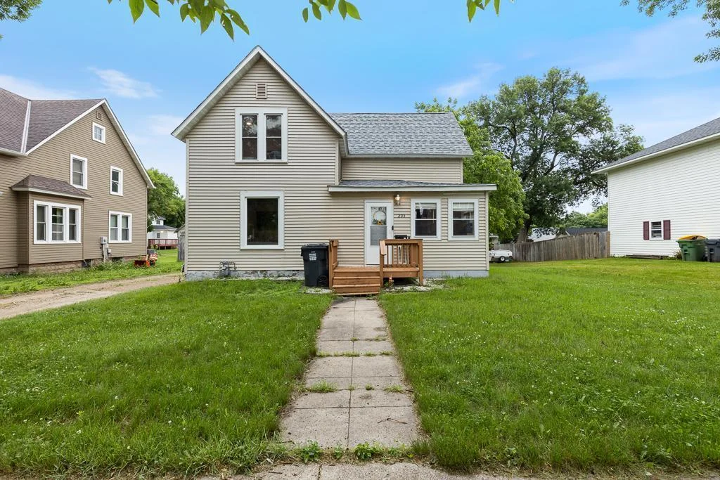 205 Main Street, Marshall
