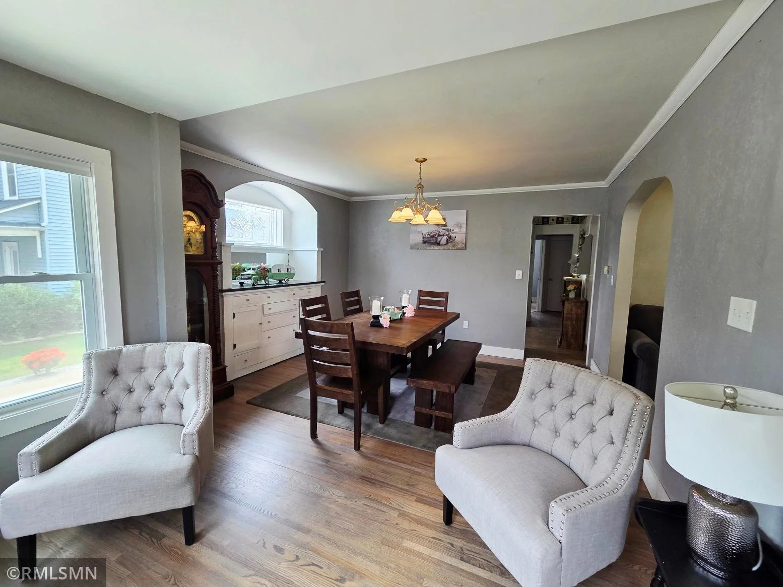 Charming entry space that feels instantly inviting.