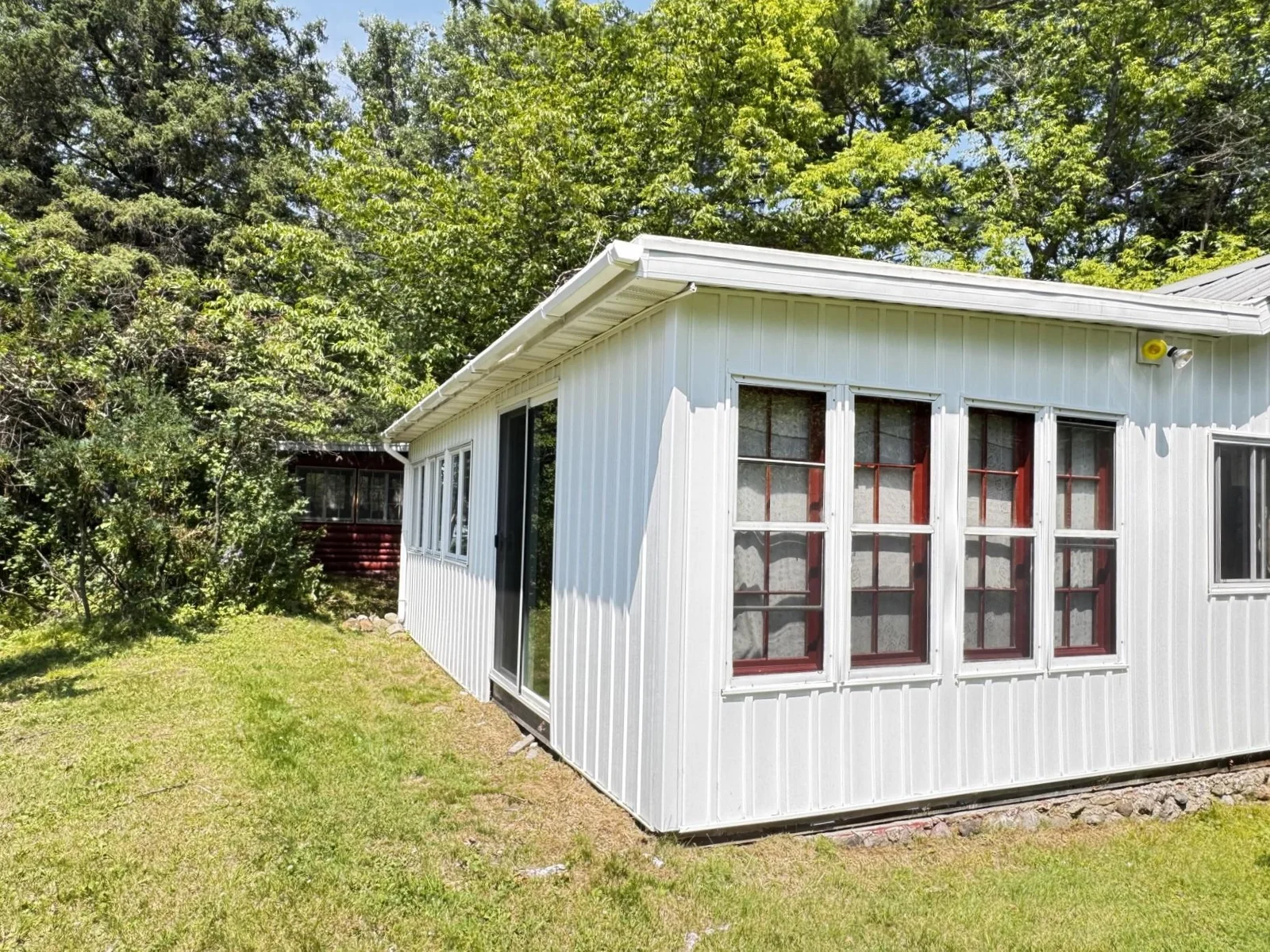 The White Cabin.. classic cabin charm
