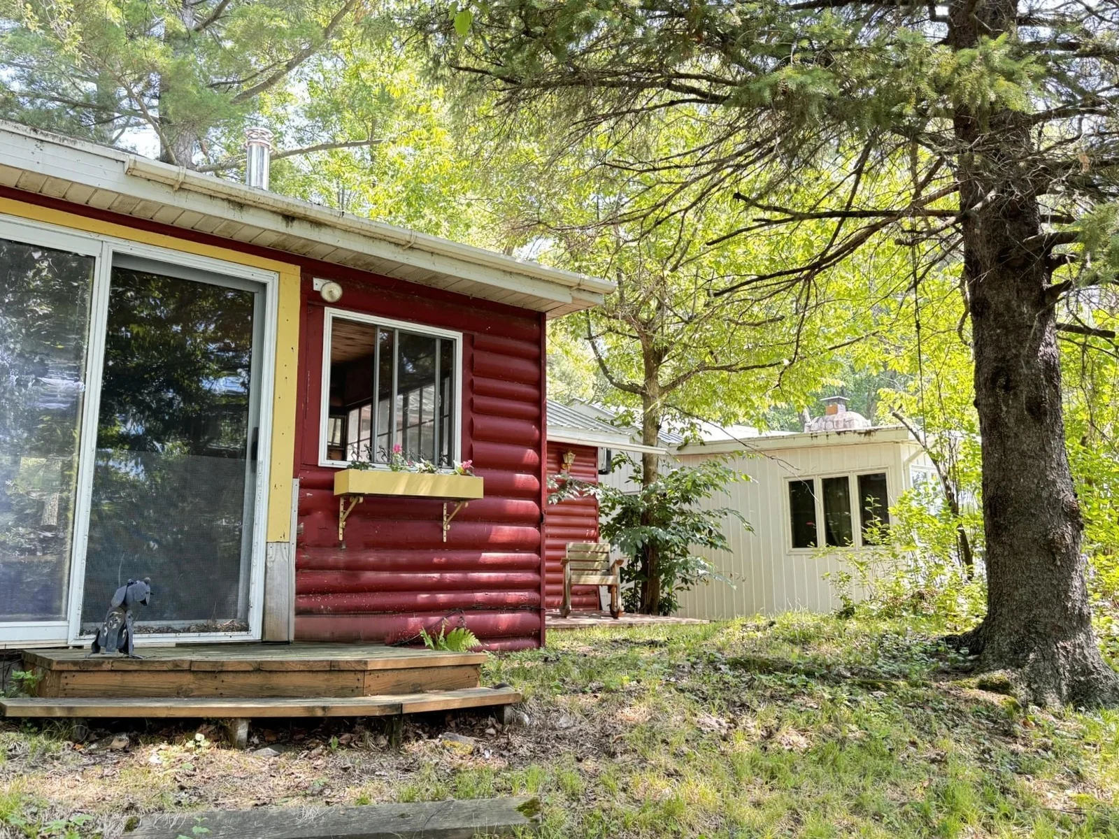 Beautiful lot, 2 cabins, so many opportunities