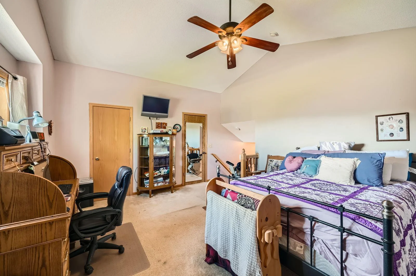 Primary Bedroom - Upper Level