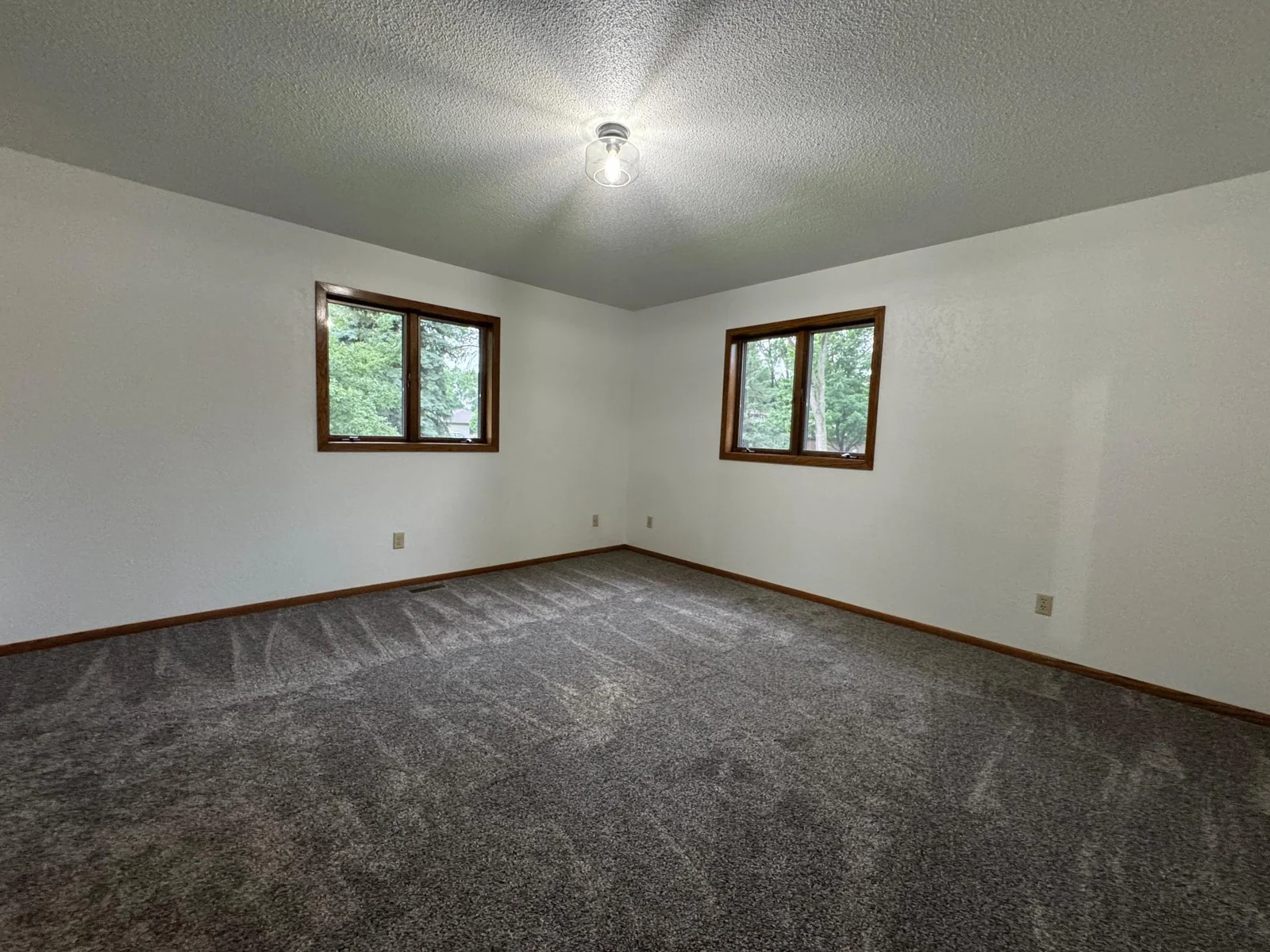 Primary Bedroom.jpg