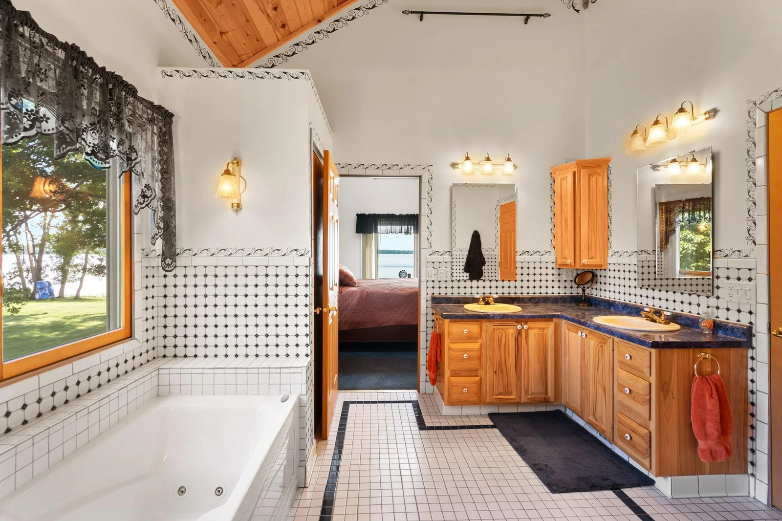 21-web-or-mls-2282-71st-st.jpg