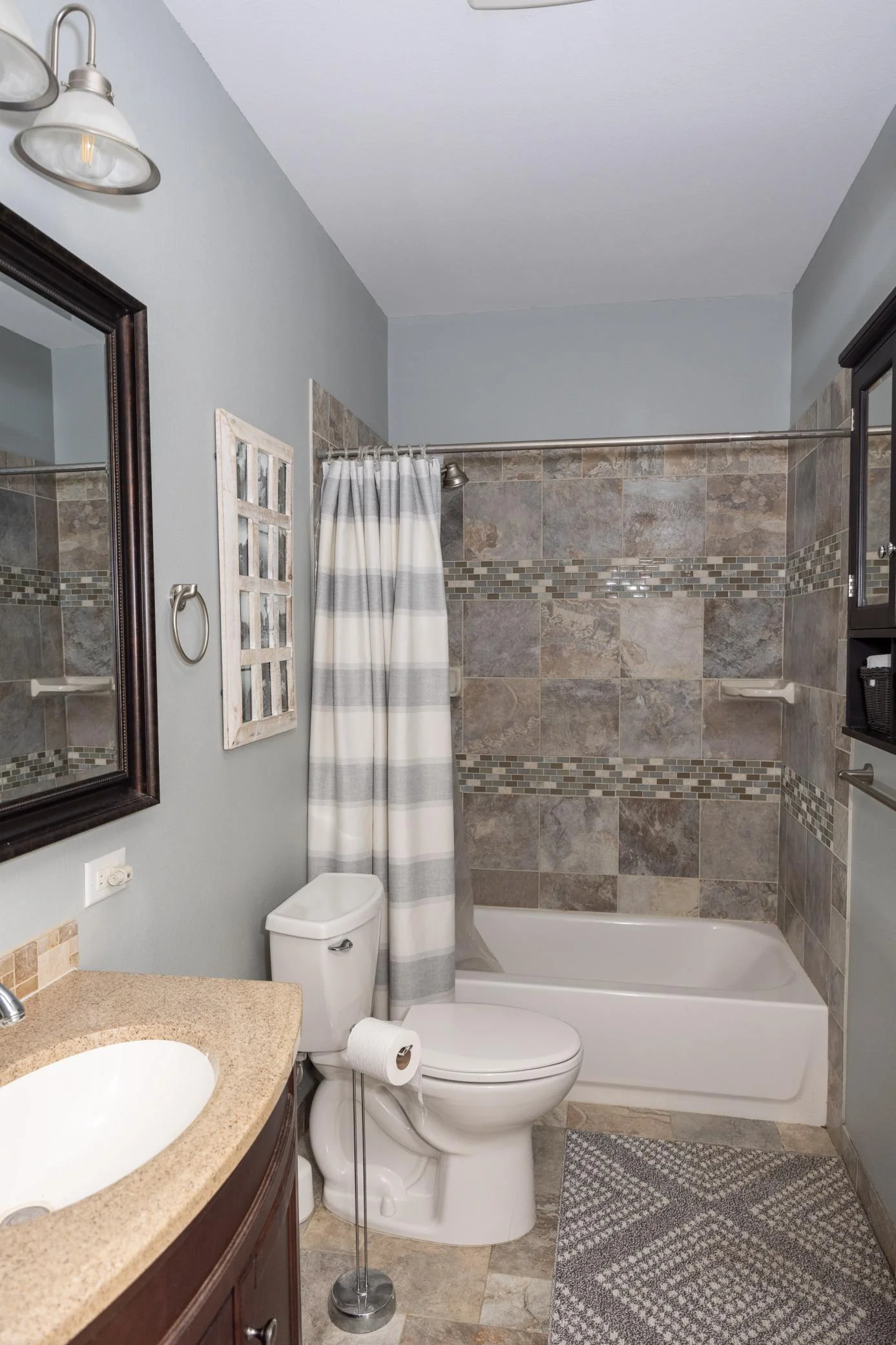 2nd bathroom