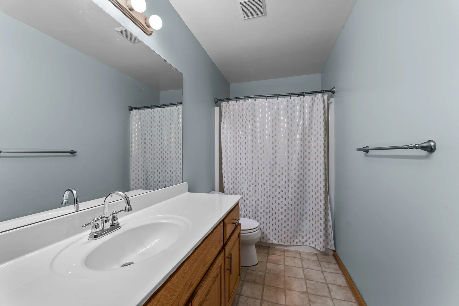 Large Full Bathroom