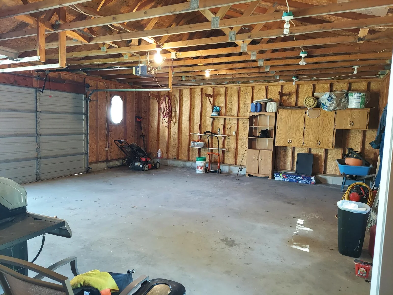 Garage area with 3rd bay