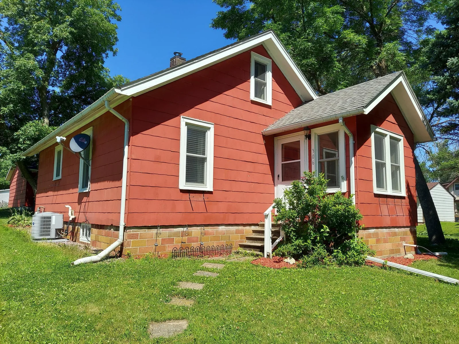 306 3rd Street, Montgomery