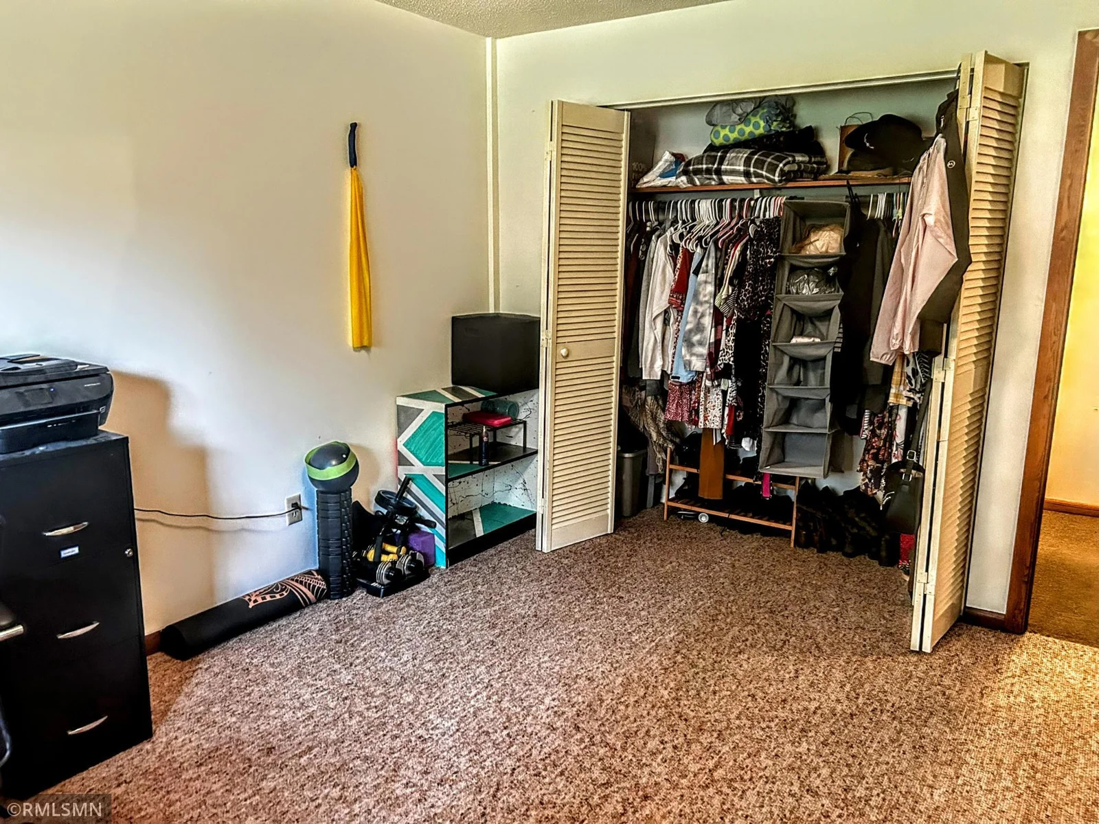 Lower bedroom 1.jpg