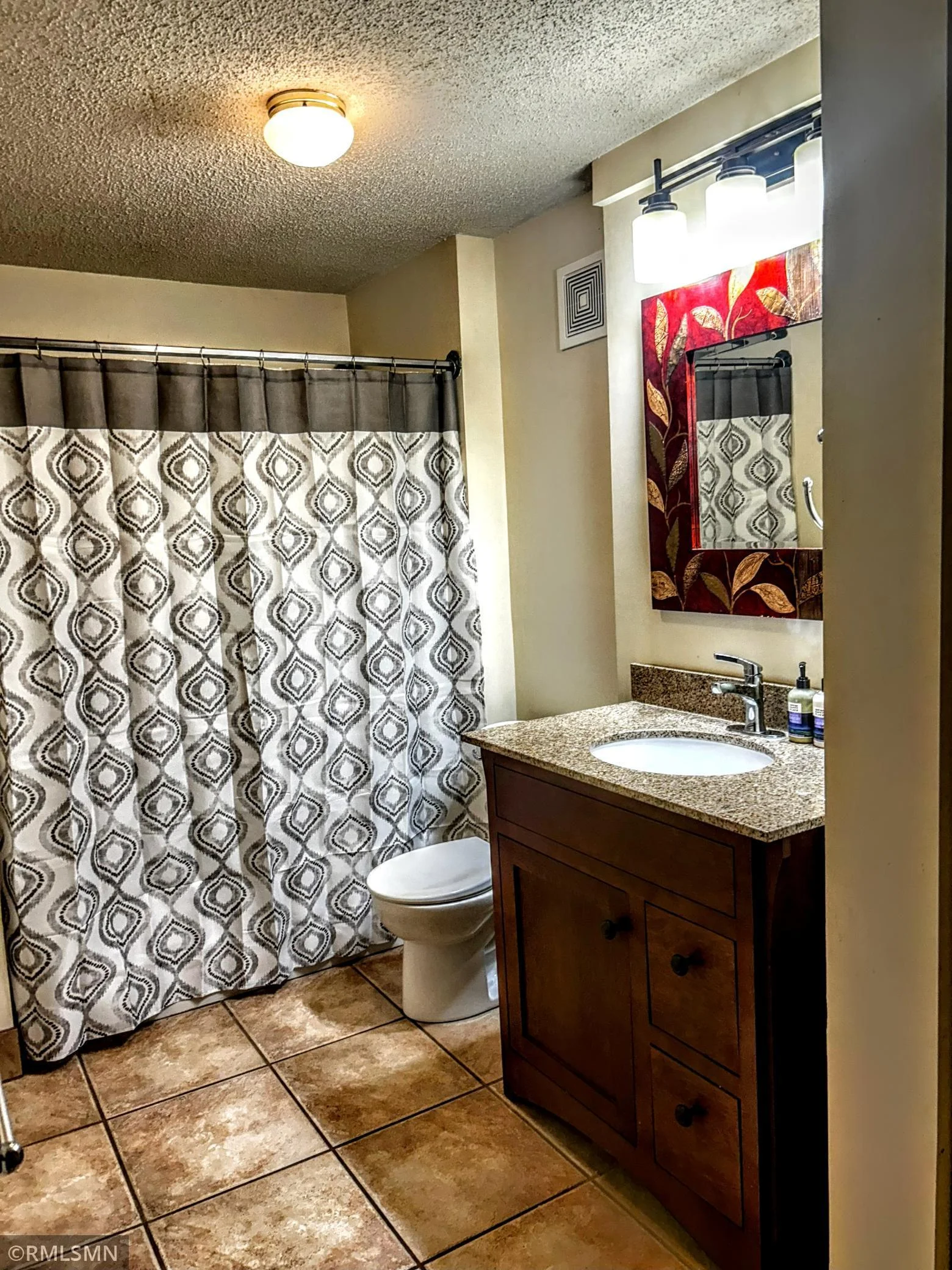 Main floor full bath.jpg
