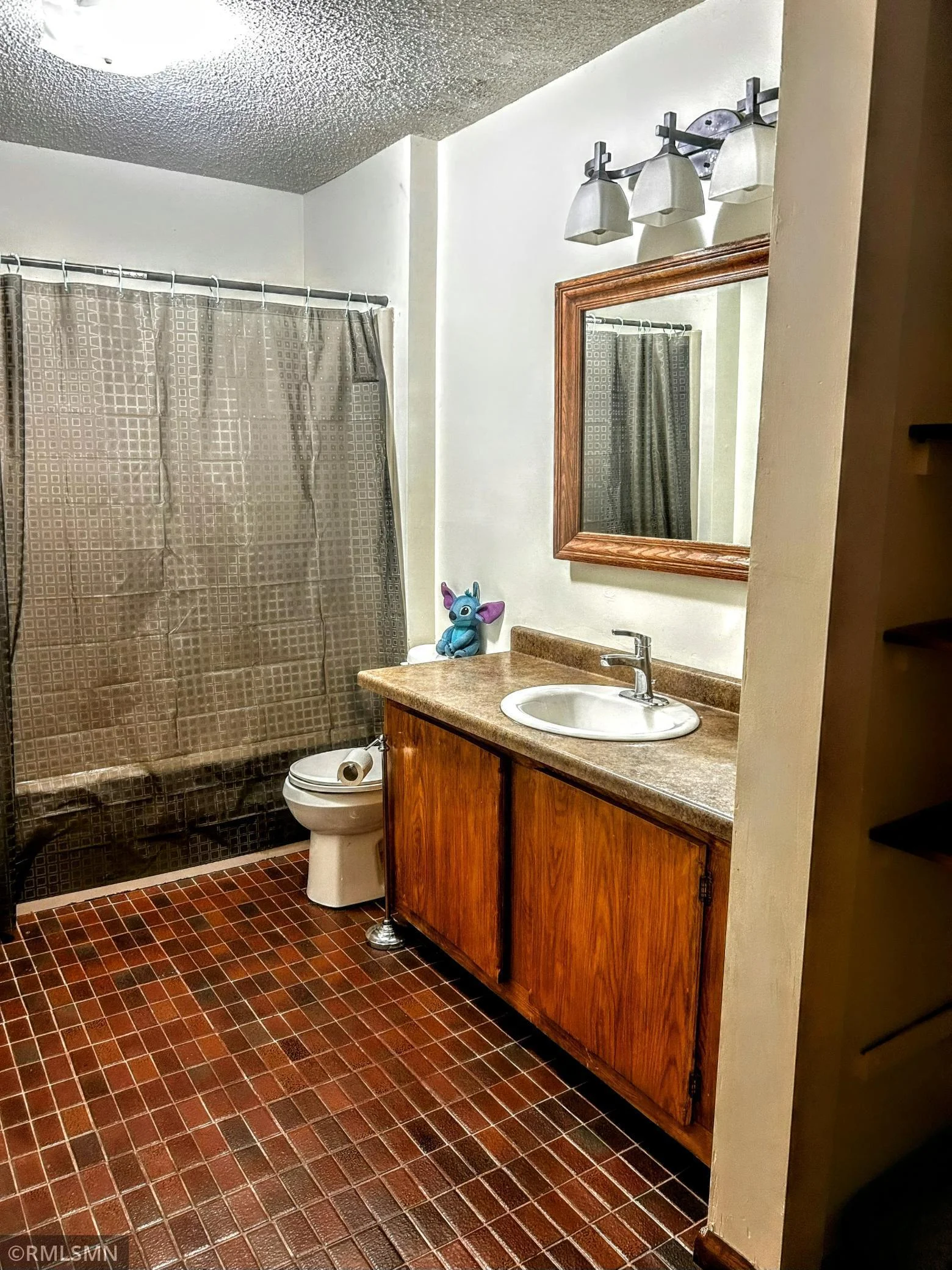 Lower Level Full Bath.jpg