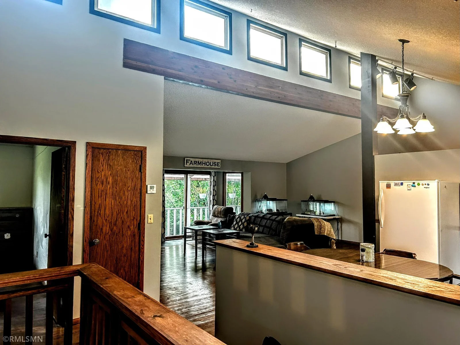 Entry to Dining Livingroom.jpg
