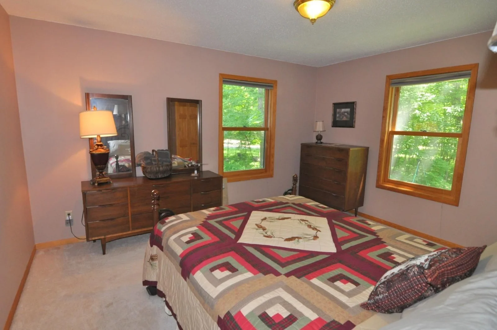 Large  2nd bedroom