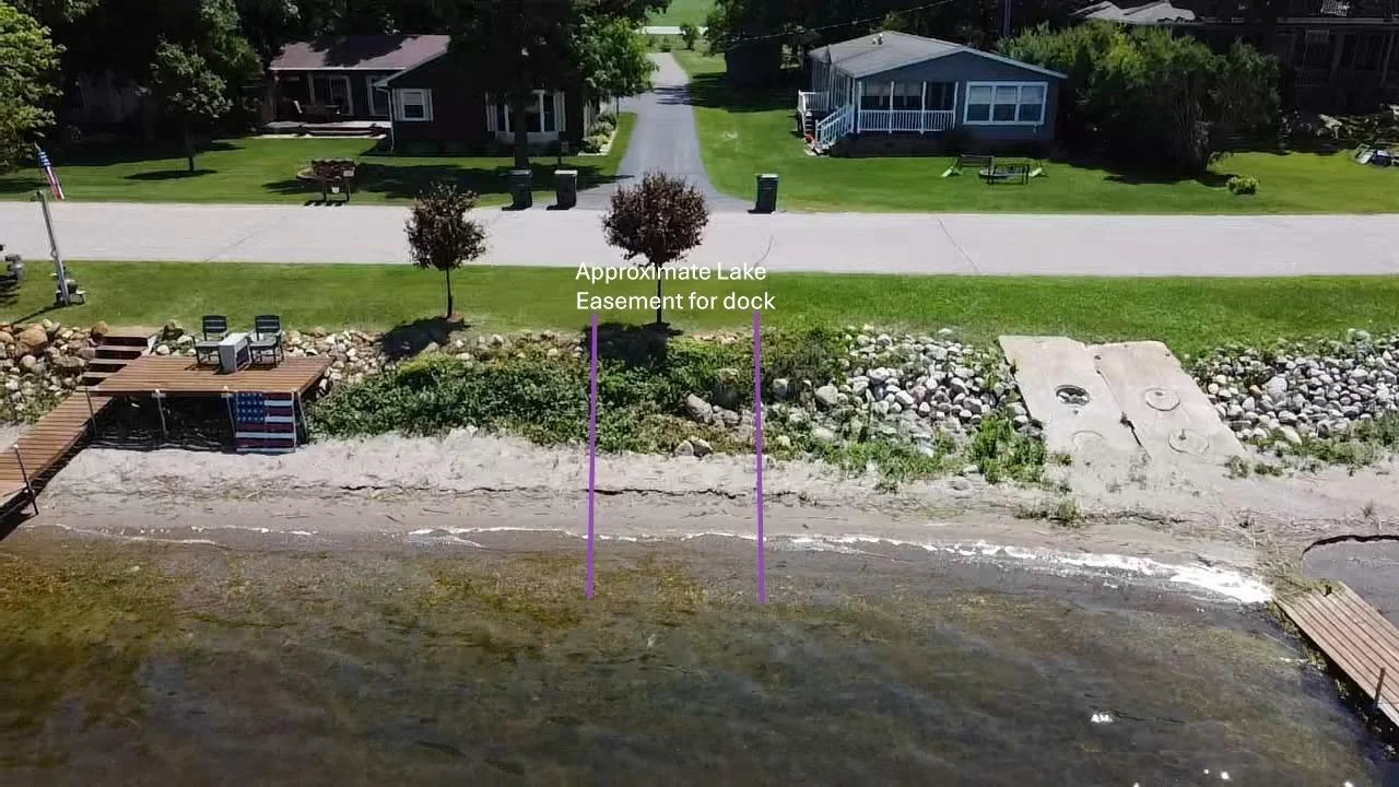 Easement to lake.JPG