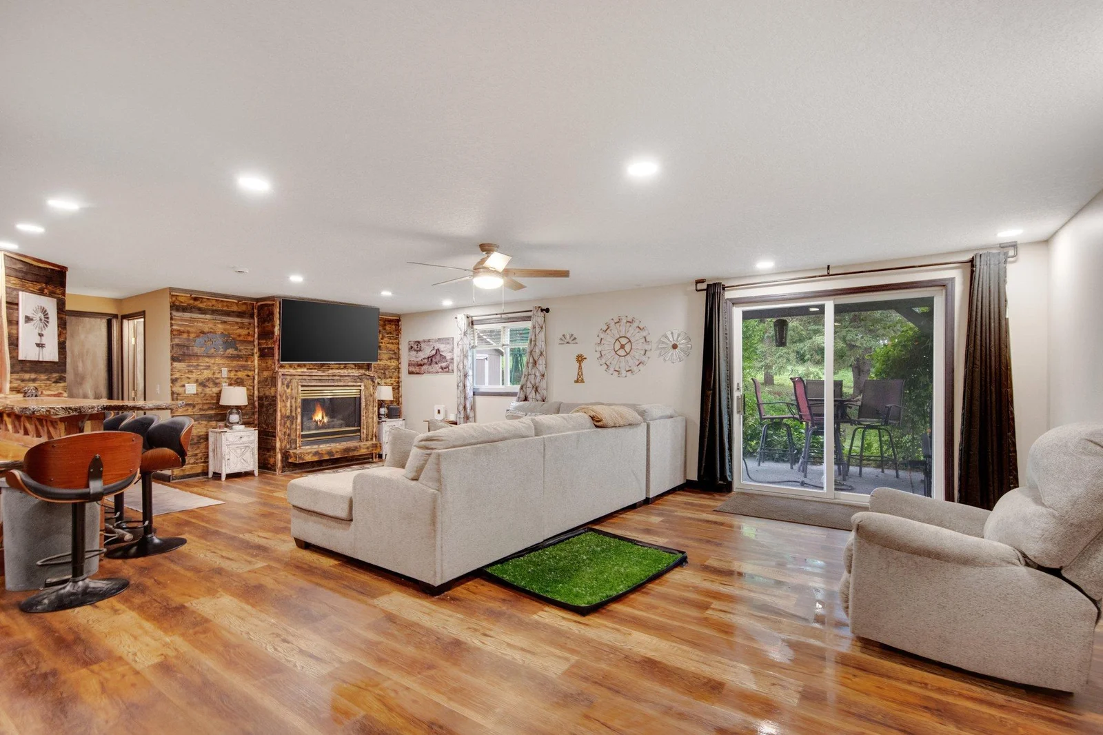 Lower level walkout to the backyard!