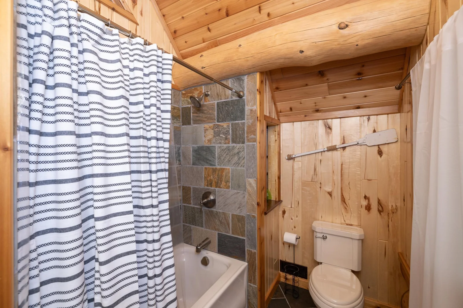 Upper level full bath