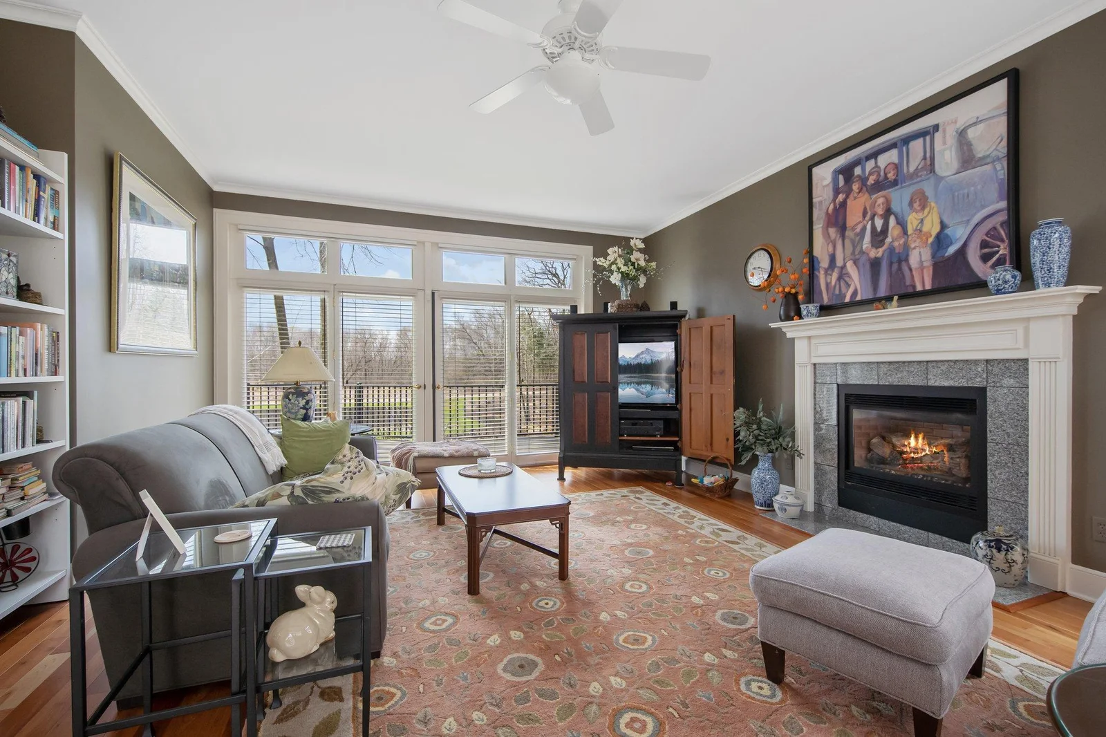 13-web-or-mls-2261 Ash St-08.jpg
