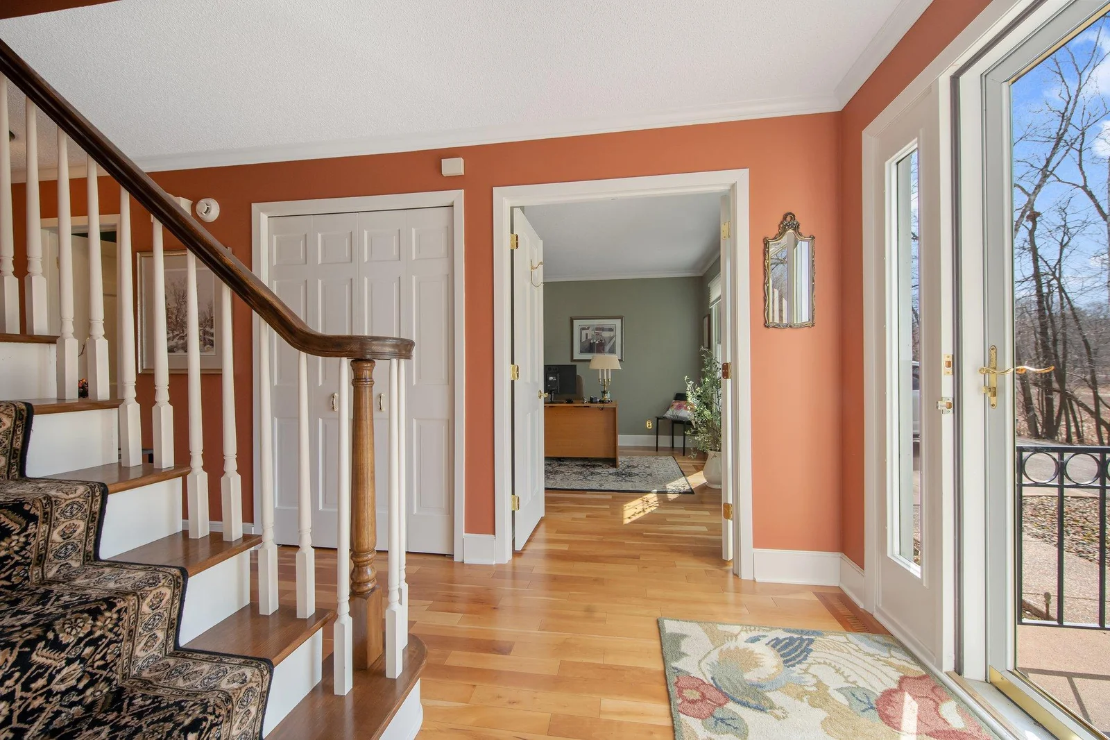 7-web-or-mls-2261 Ash St-02.jpg