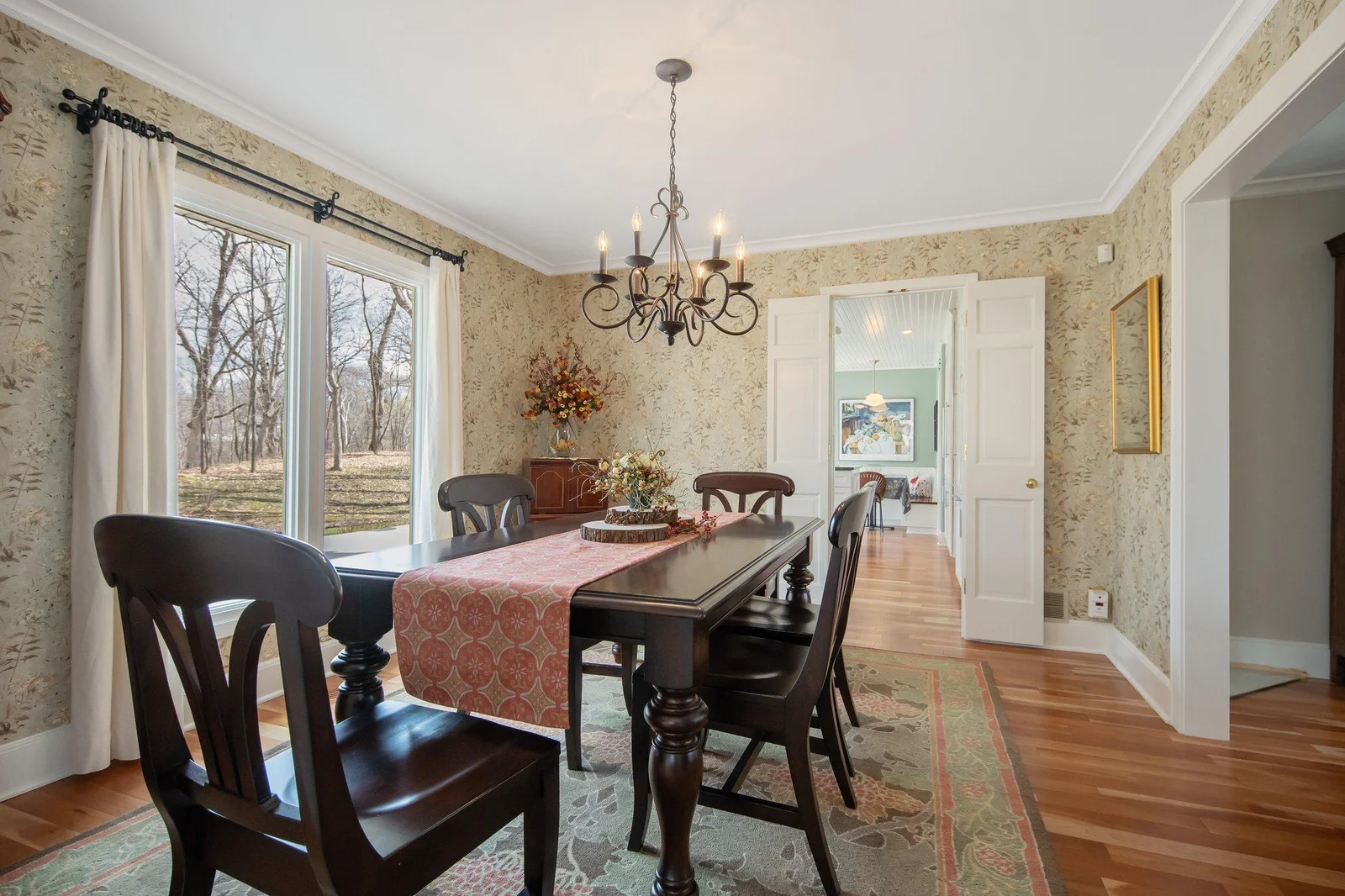 12-web-or-mls-2261 Ash St-07.jpg