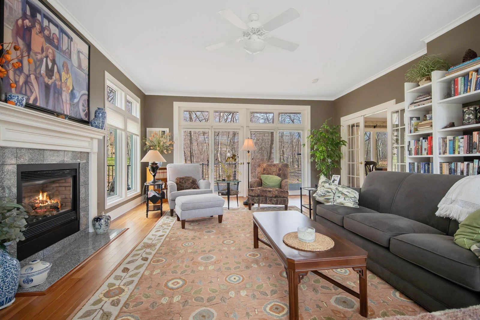 15-web-or-mls-2261 Ash St-10.jpg