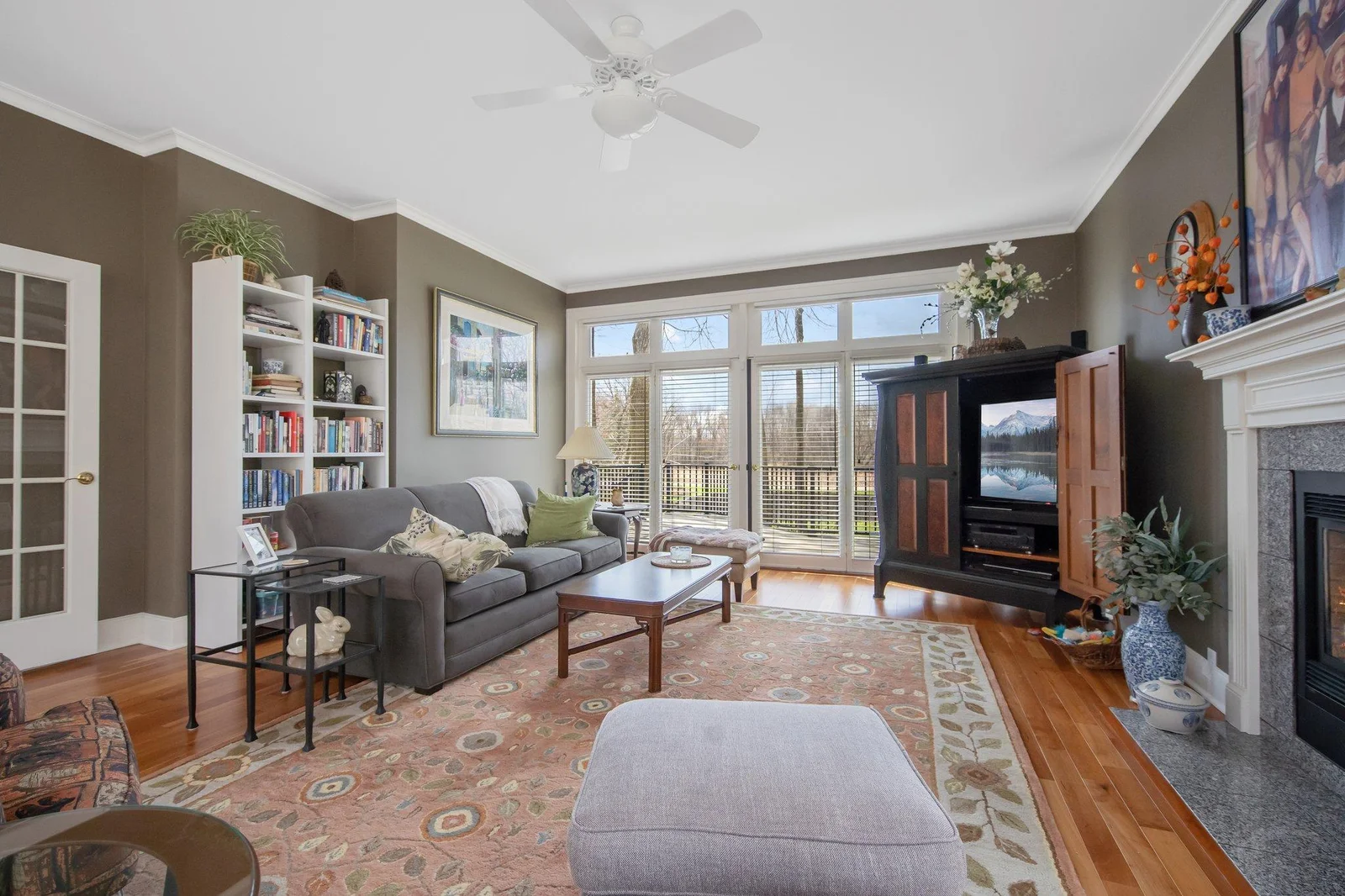14-web-or-mls-2261 Ash St-09.jpg