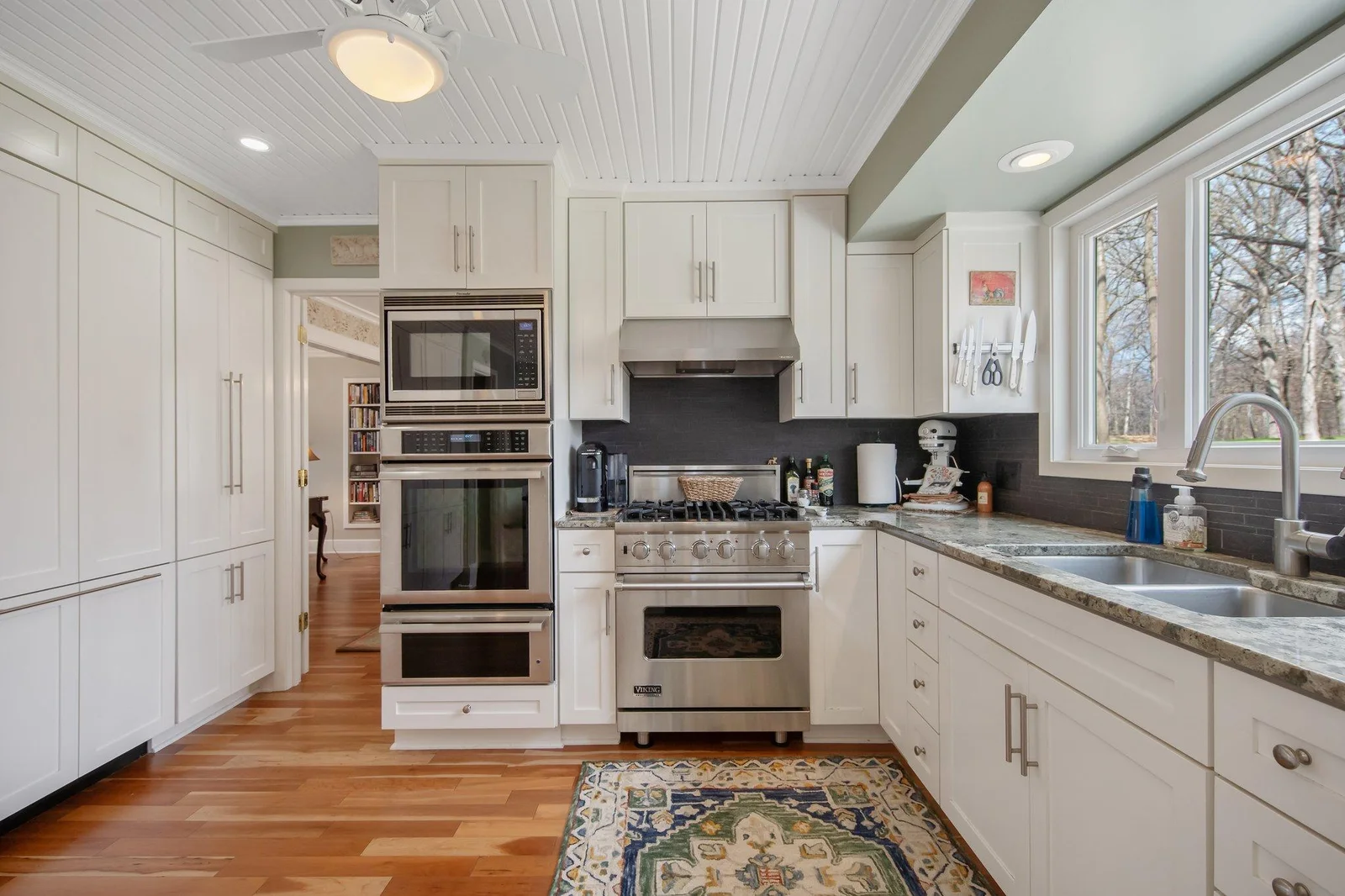 20-web-or-mls-2261 Ash St-15.jpg