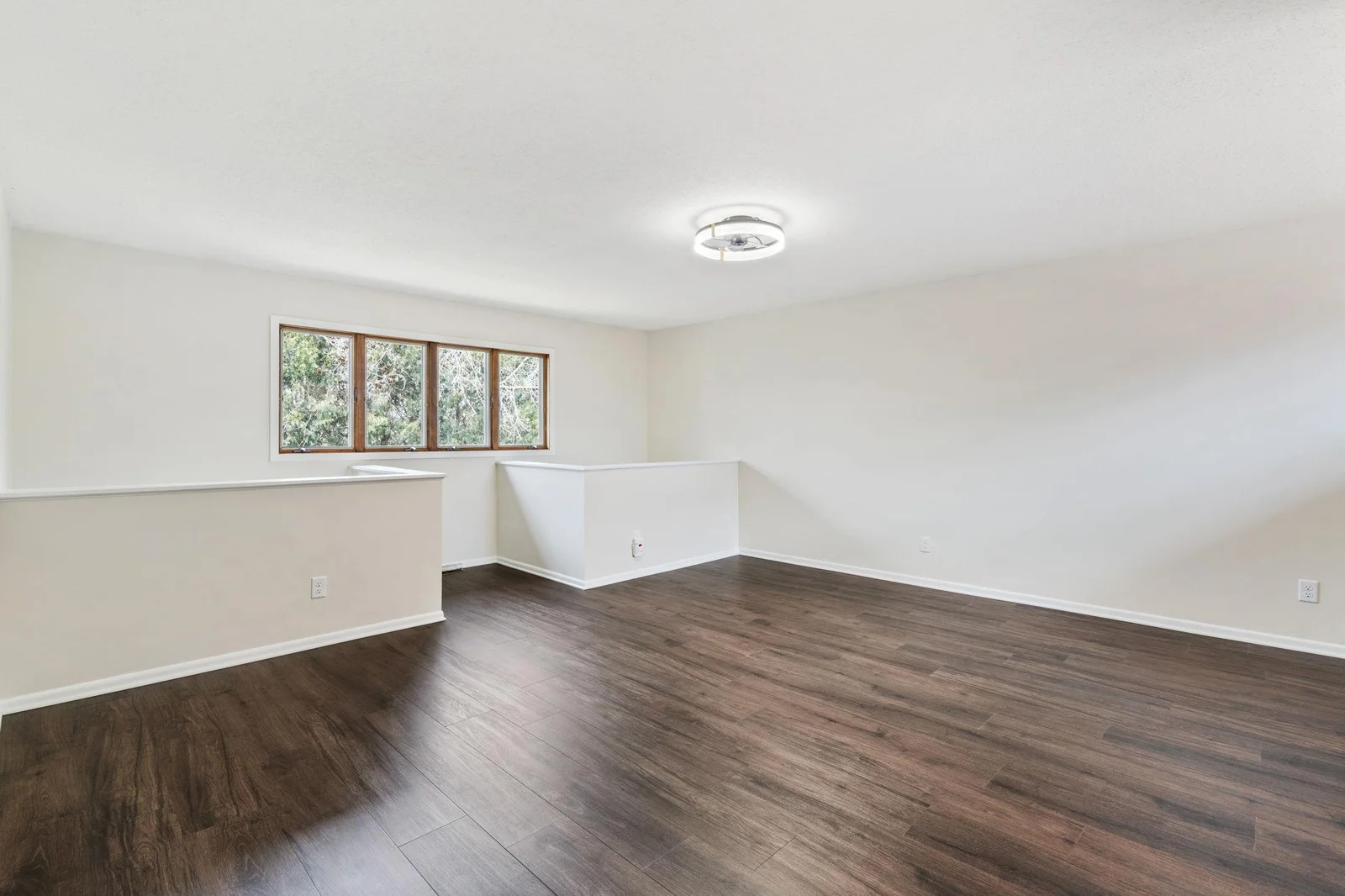 Primary bedroom without virtual staging.