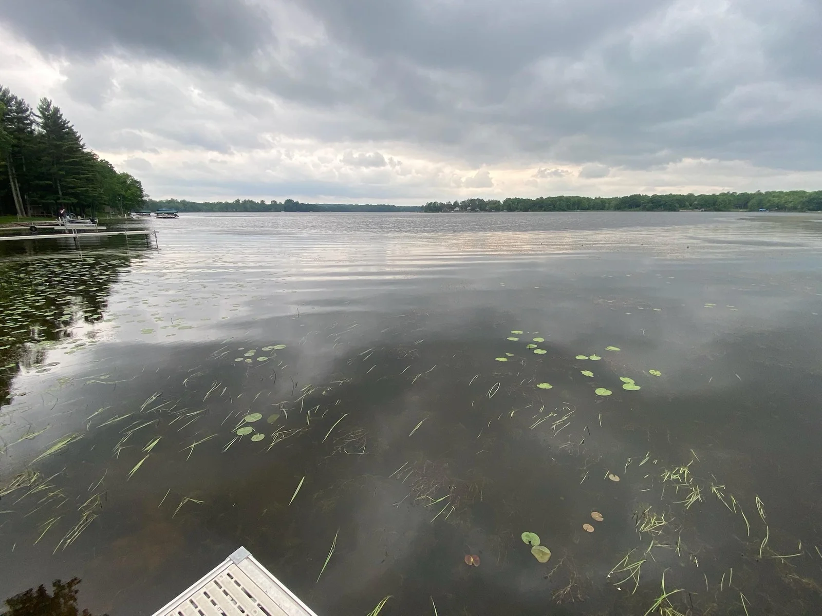 Peaceful waters of Hanging Kettle Lake