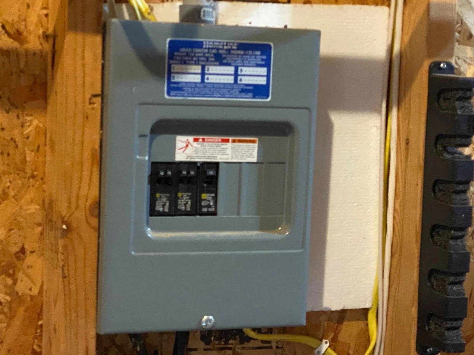 electrical subpanel in garage