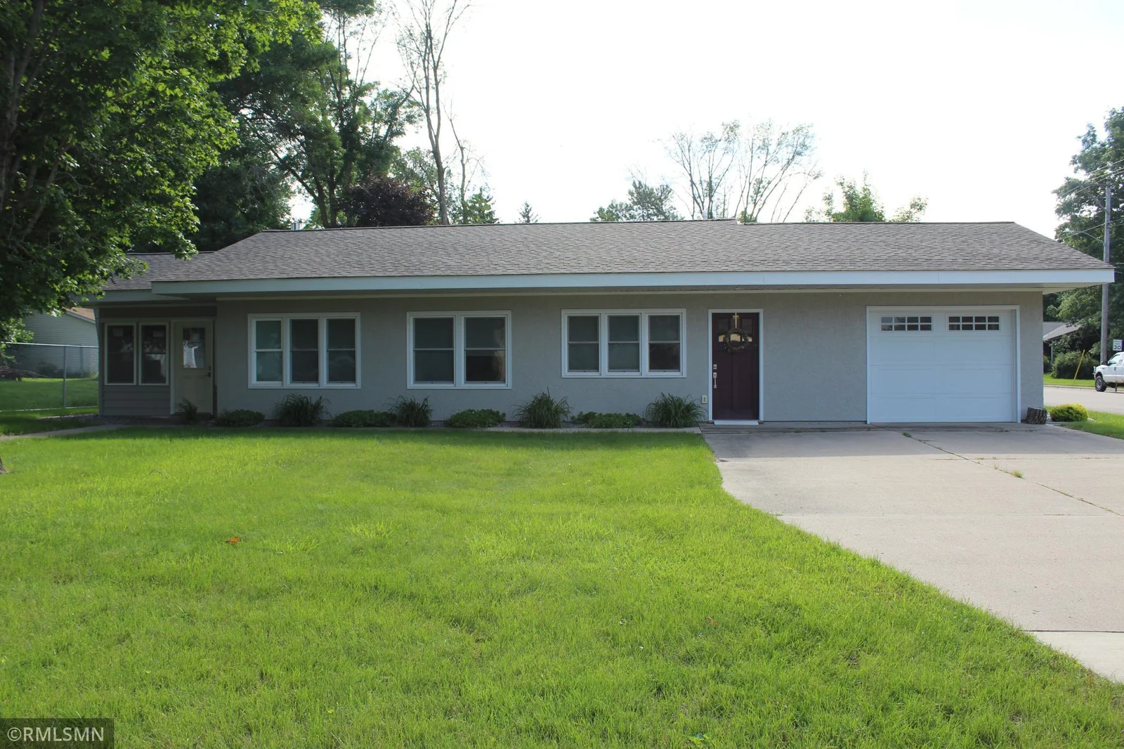 675 Mooers Avenue, Cokato