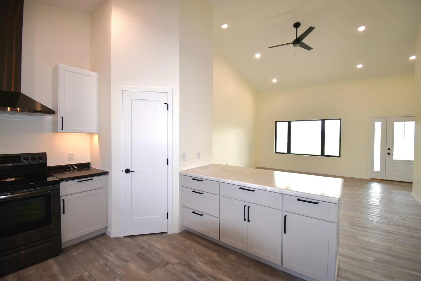Kitchen/Living Room
