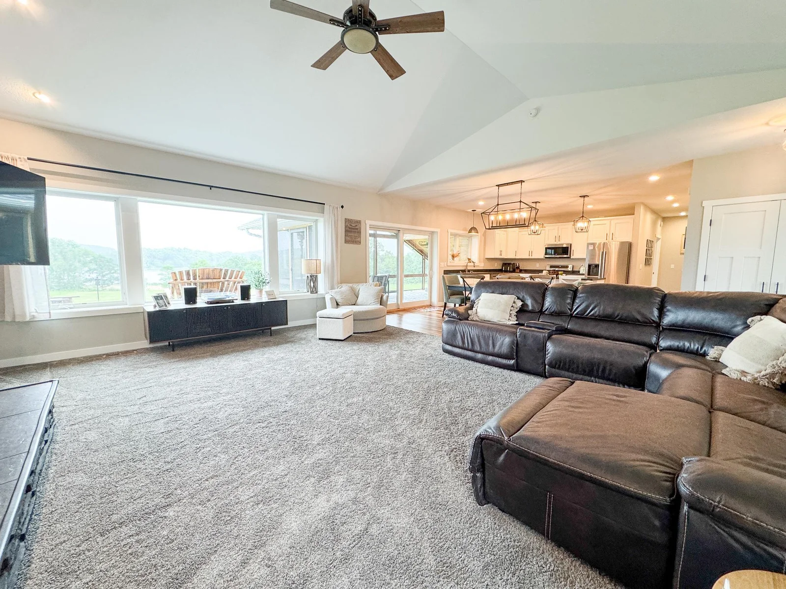 Living Room.jpg