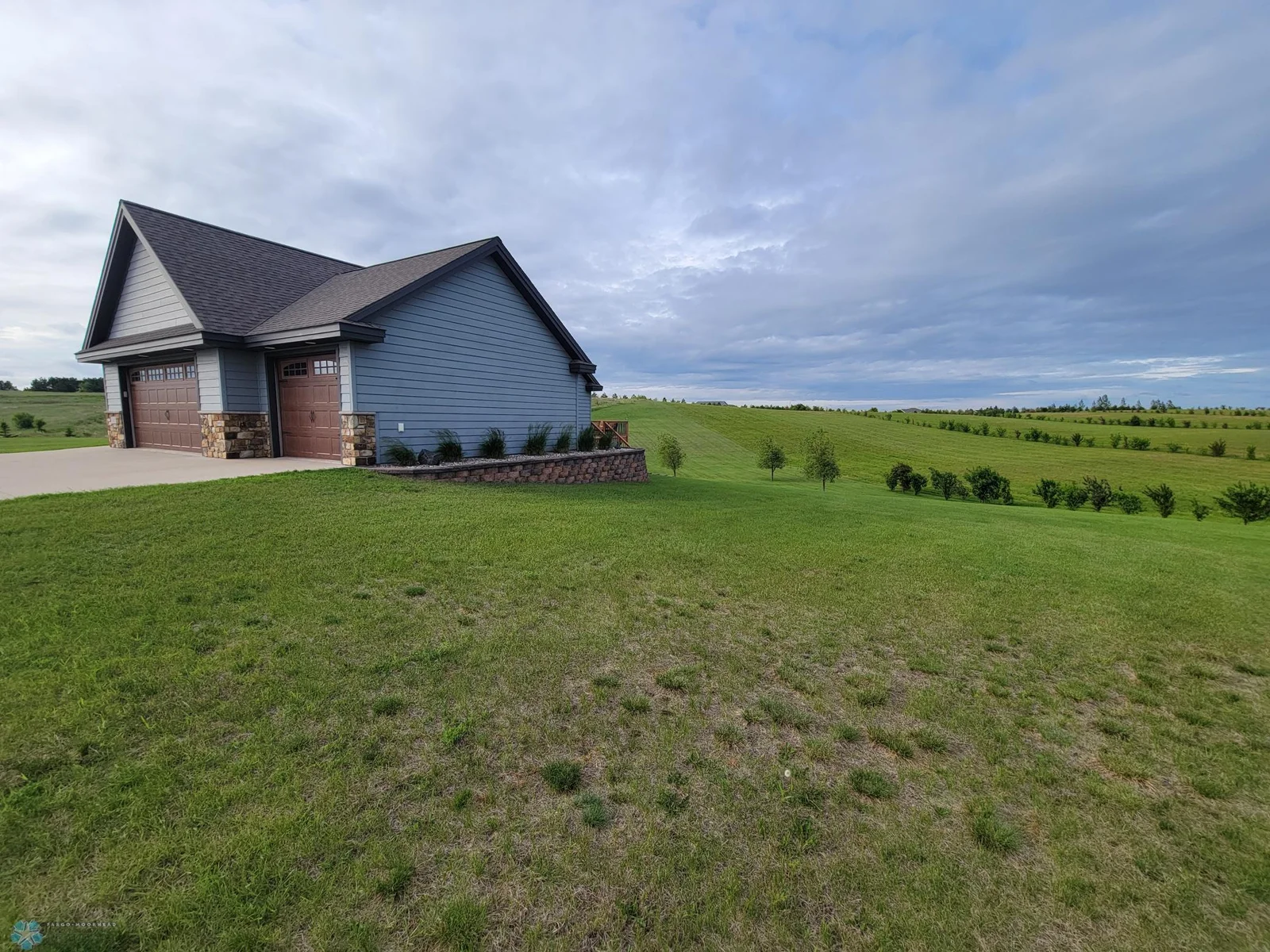 Yard (Side)