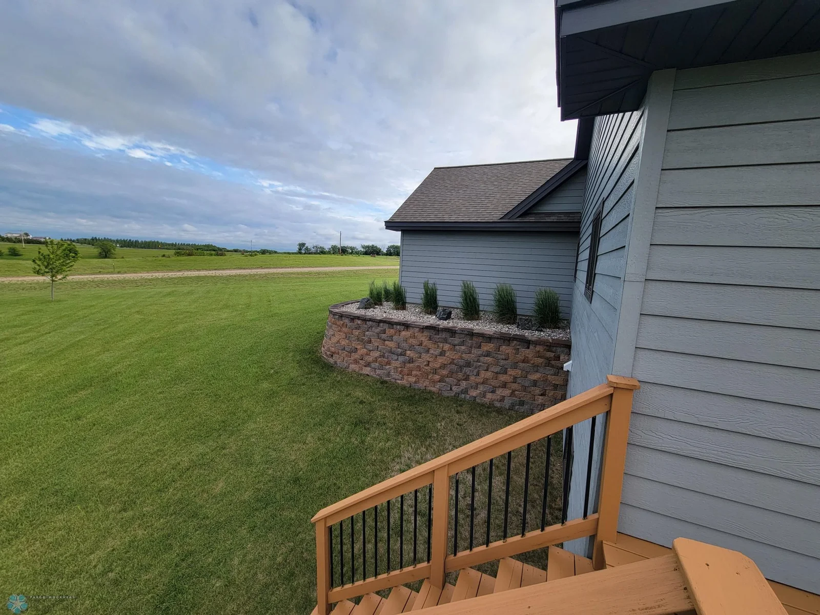 Yard (Side)