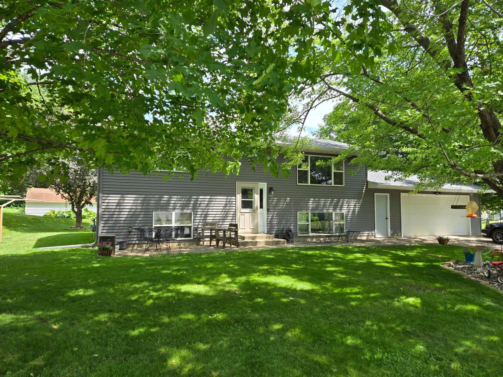 100 2nd Street, Holdingford