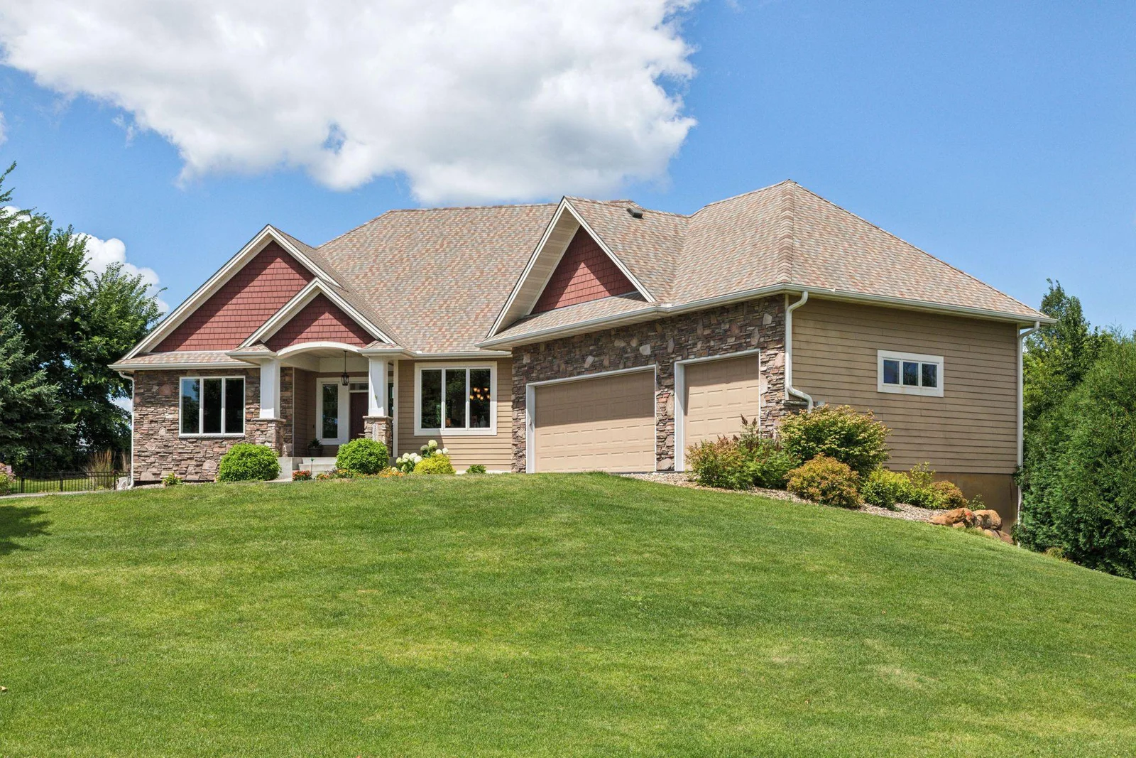 18922 Edgewood Lane, Credit River Twp