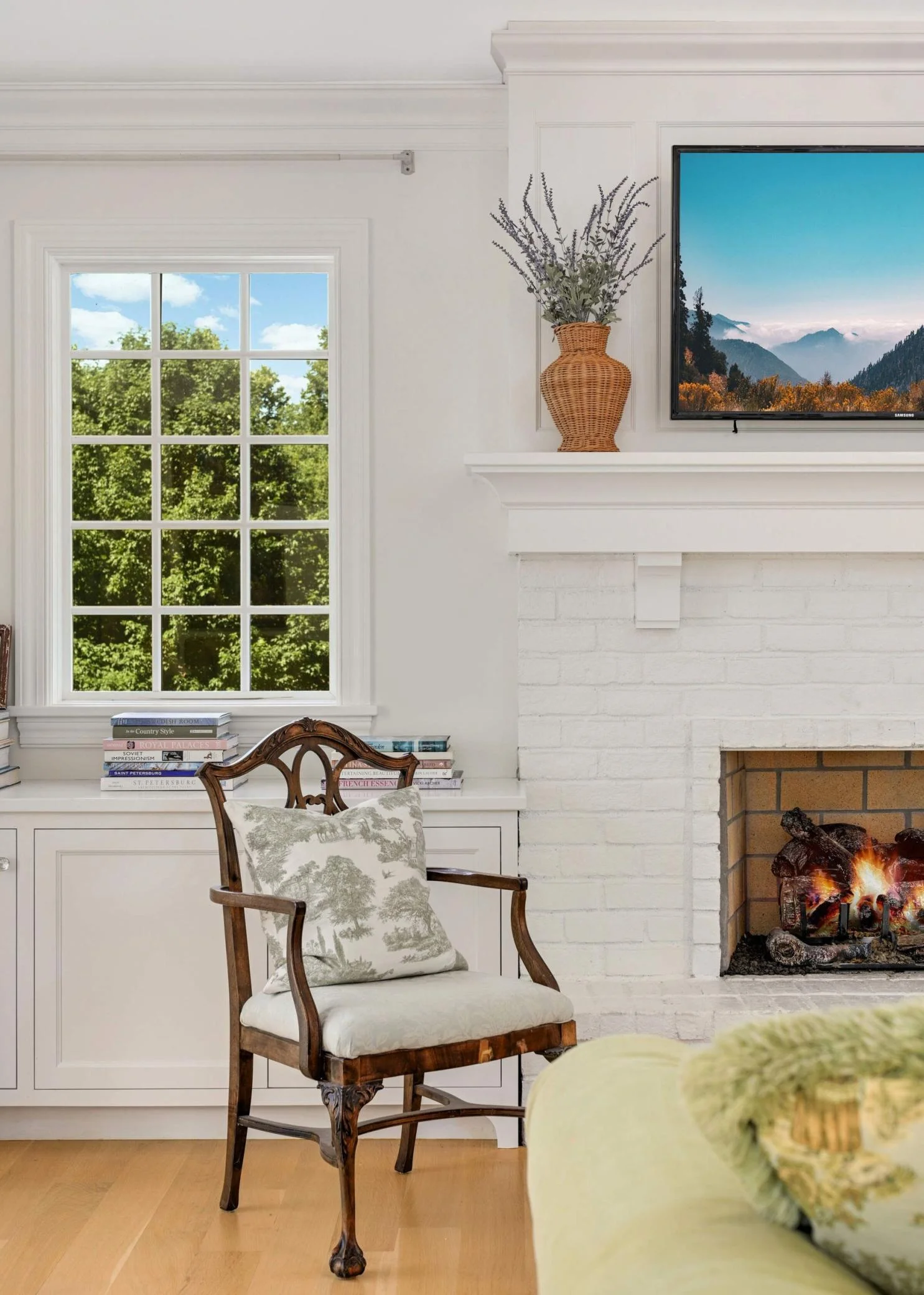 West facing windows with bucolic, private views.