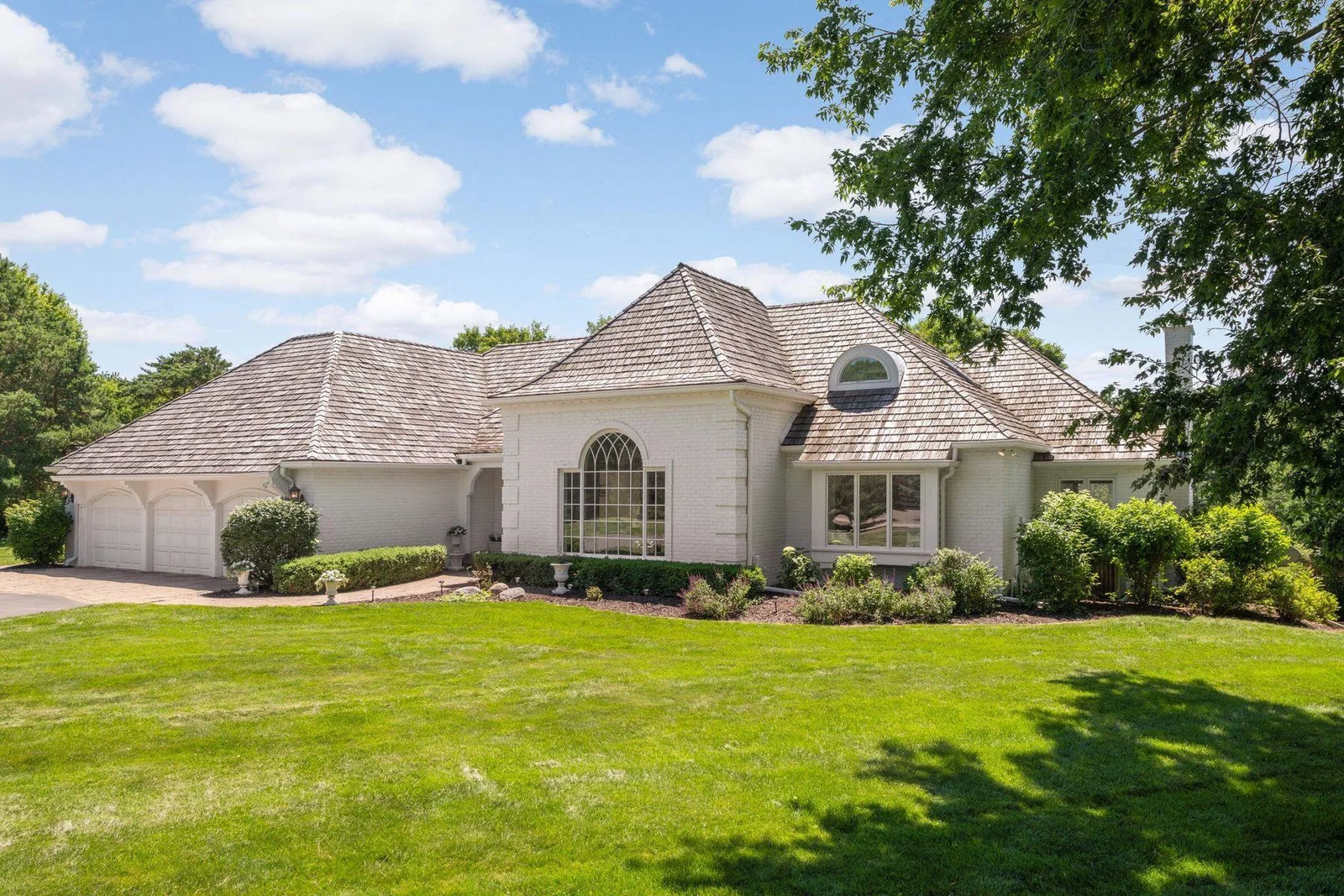 Welcome to lovely French Creek neighborhood, a private alcove of 17 residences.