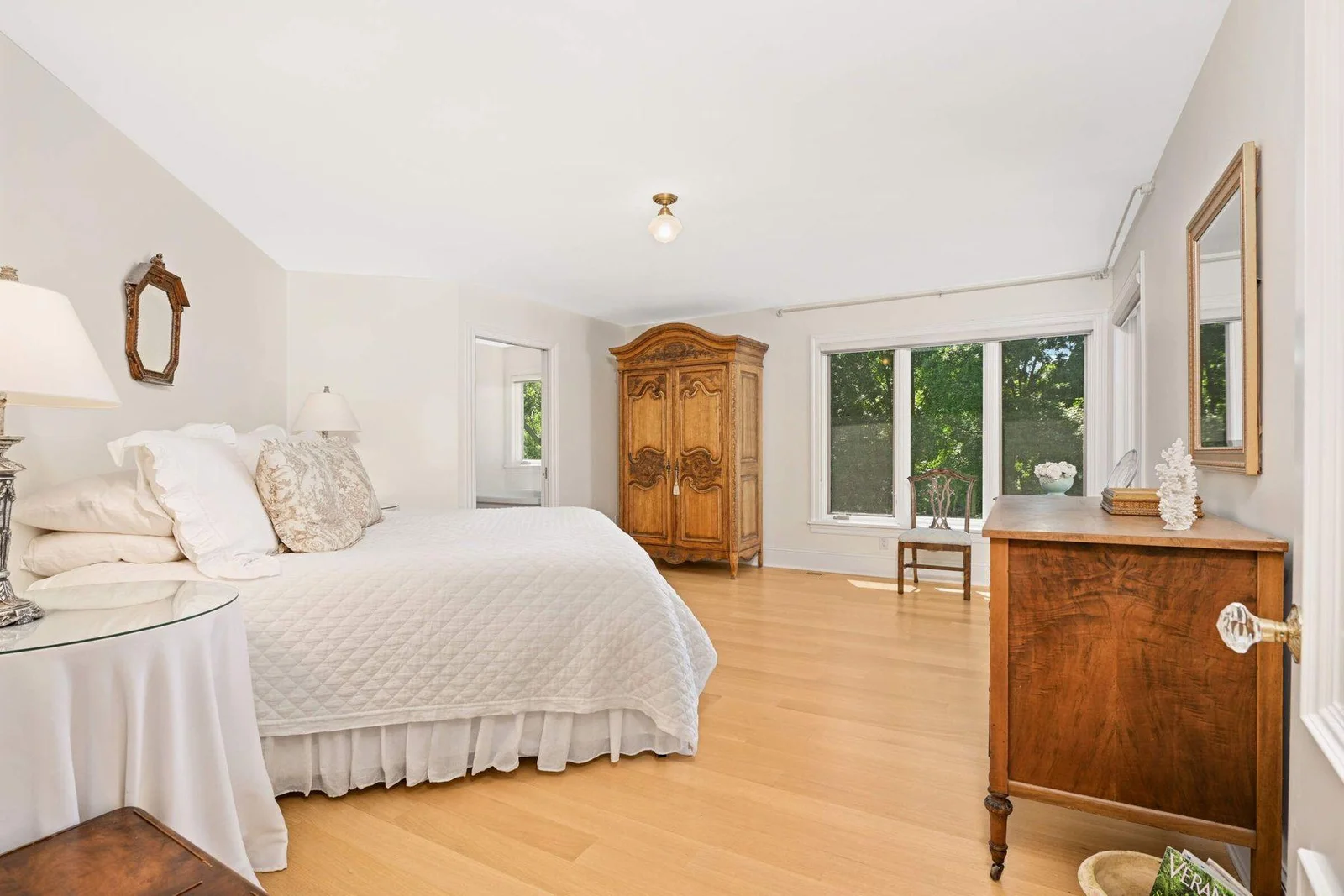 Tranquil and spacious bedroom.