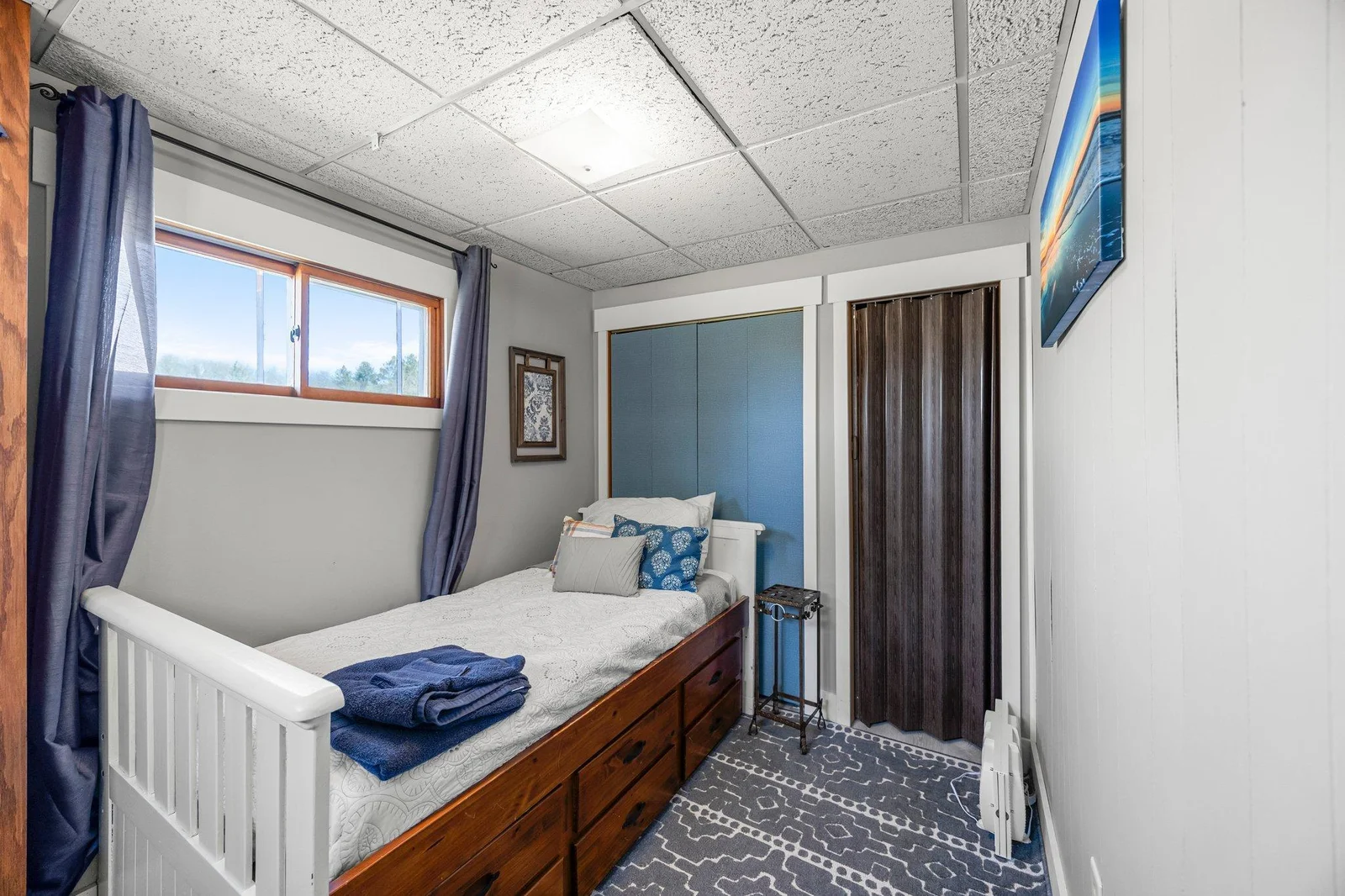Main level bedroom 2