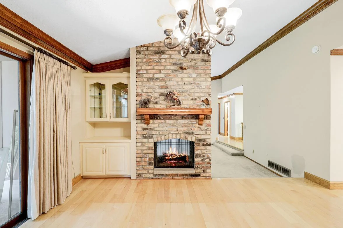 Double sided fireplace