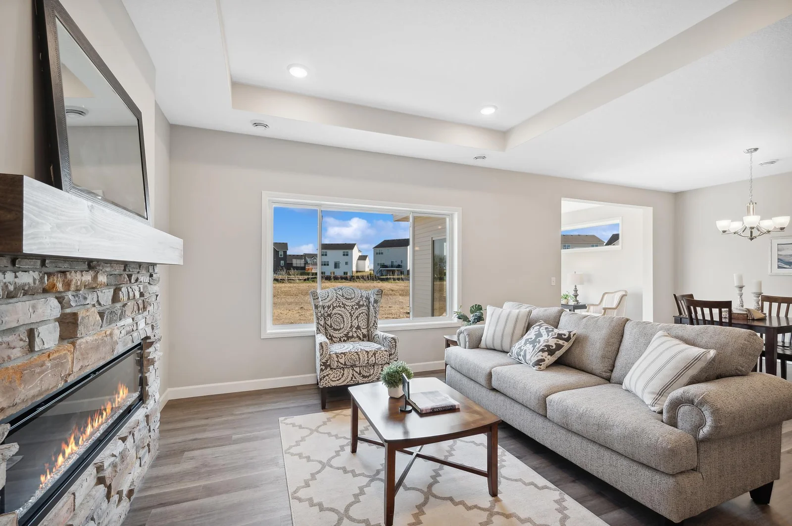 6. Living Room.jpg