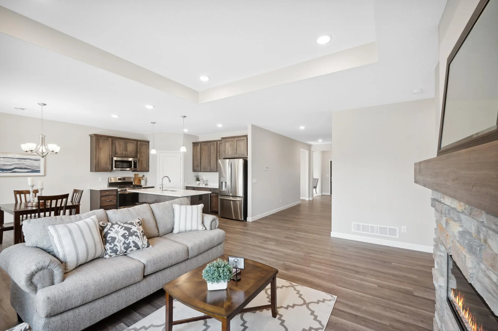 8. Living Room 3.jpg