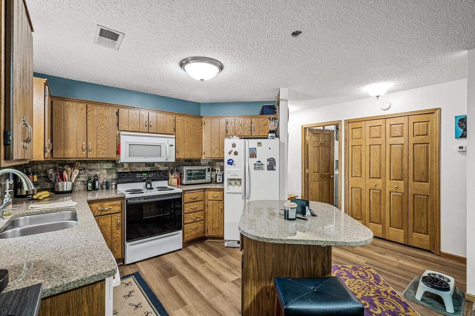 13_102E_South_Dr13_mls.jpg