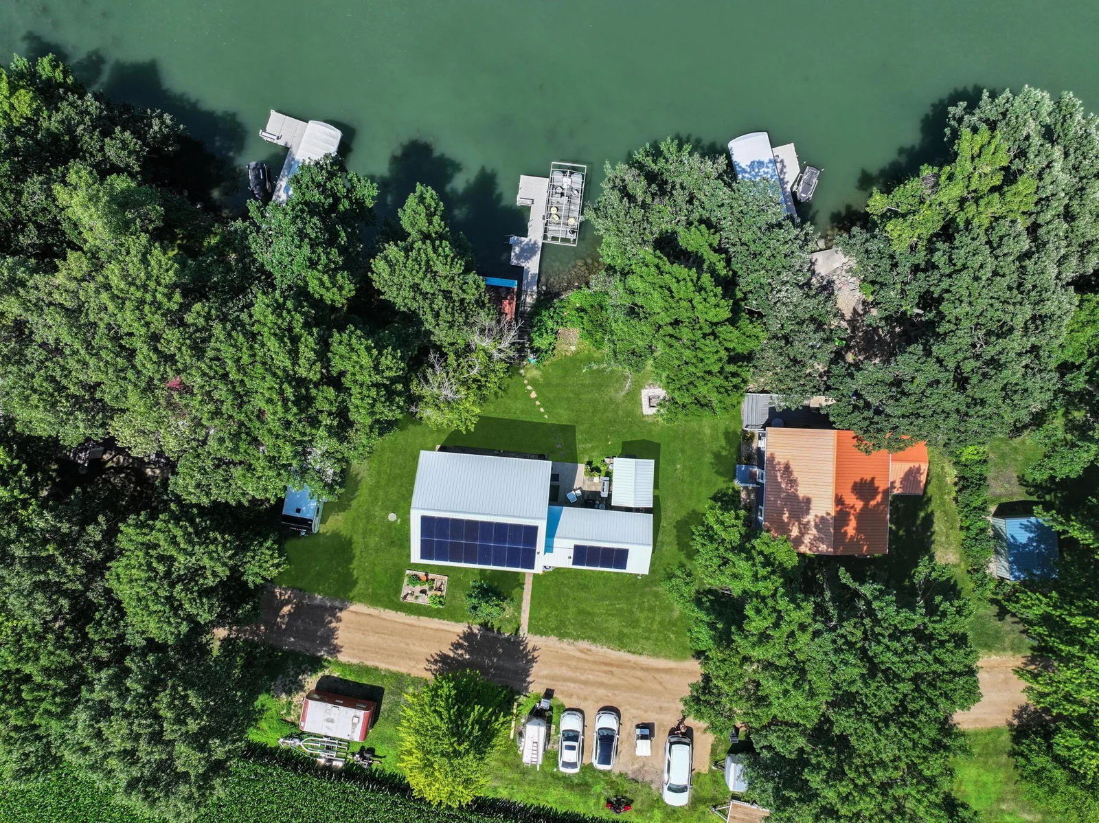 86 Feet of shoreline