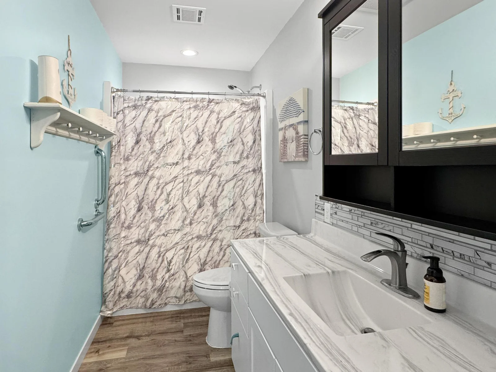 Main Floor Full Bathroom