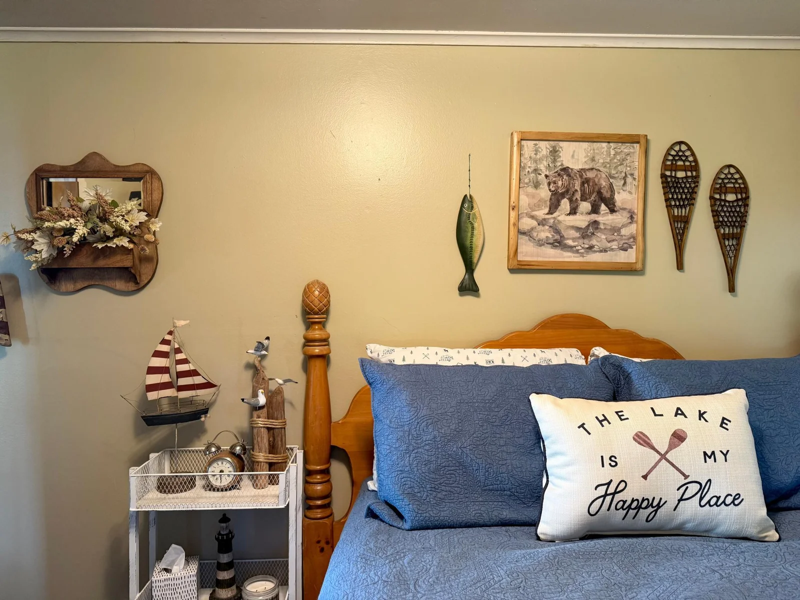 The sellers would be happy to leave all their furniture and decorations meaning you have the option to keep this vibe for yourself.