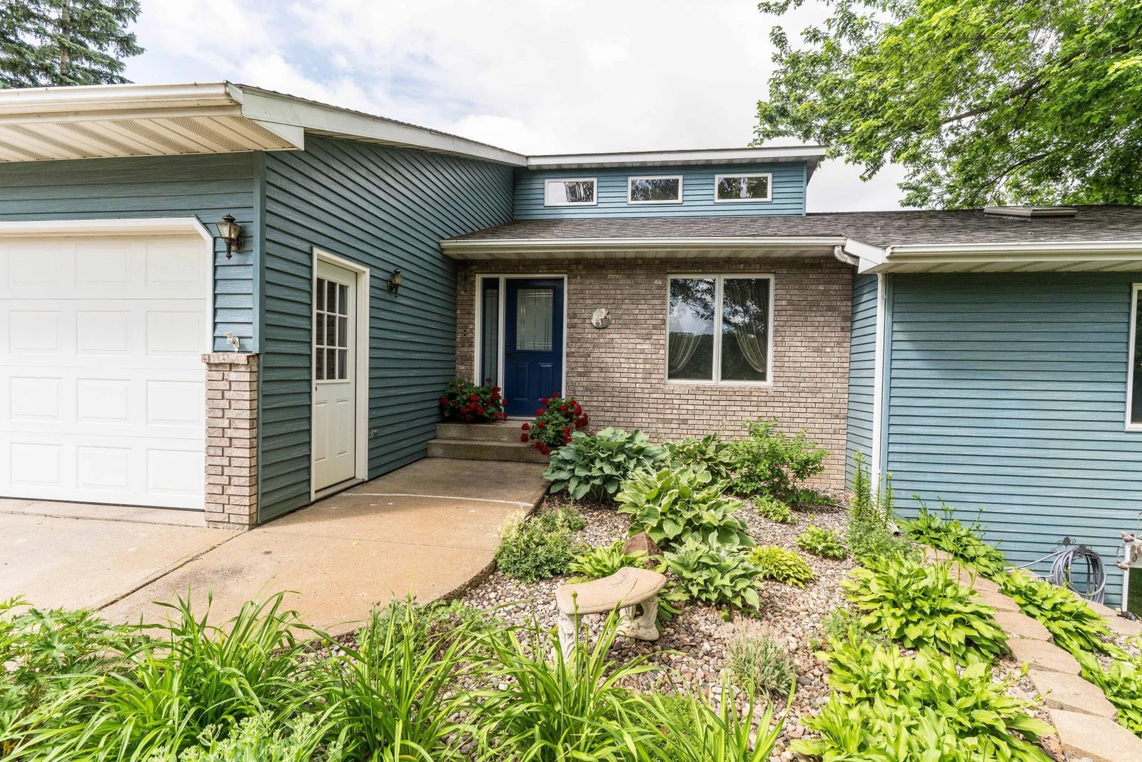 22125 River Oaks