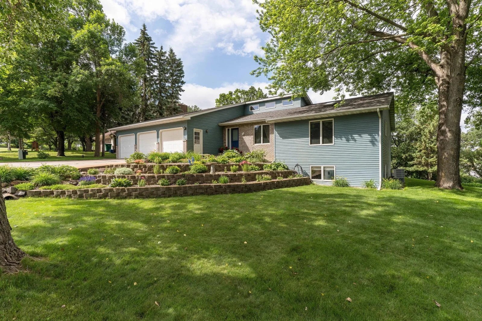 22125 River Oak