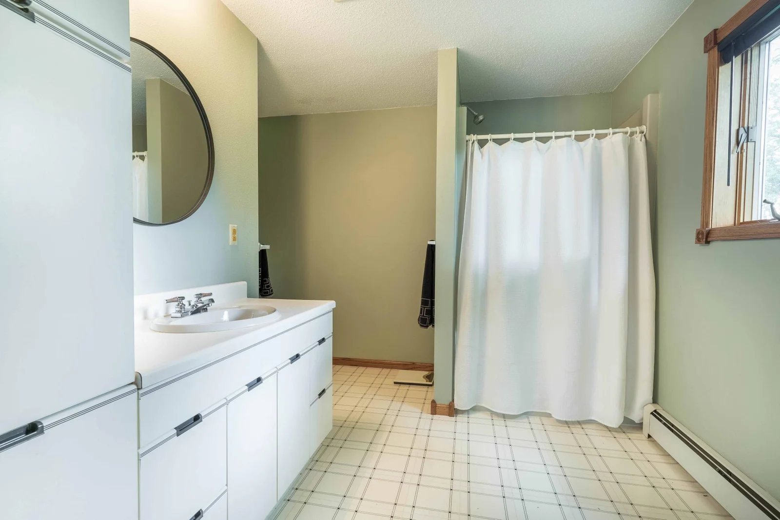 Lower level 3/4 Bath